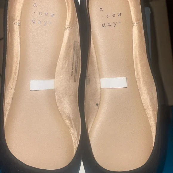 Black suede ballerina shoe - Picture 2 of 3